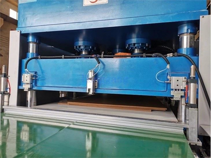 200 Tons Vertical Roller Belt Feeding Epe Foam Cutting Machine (7)